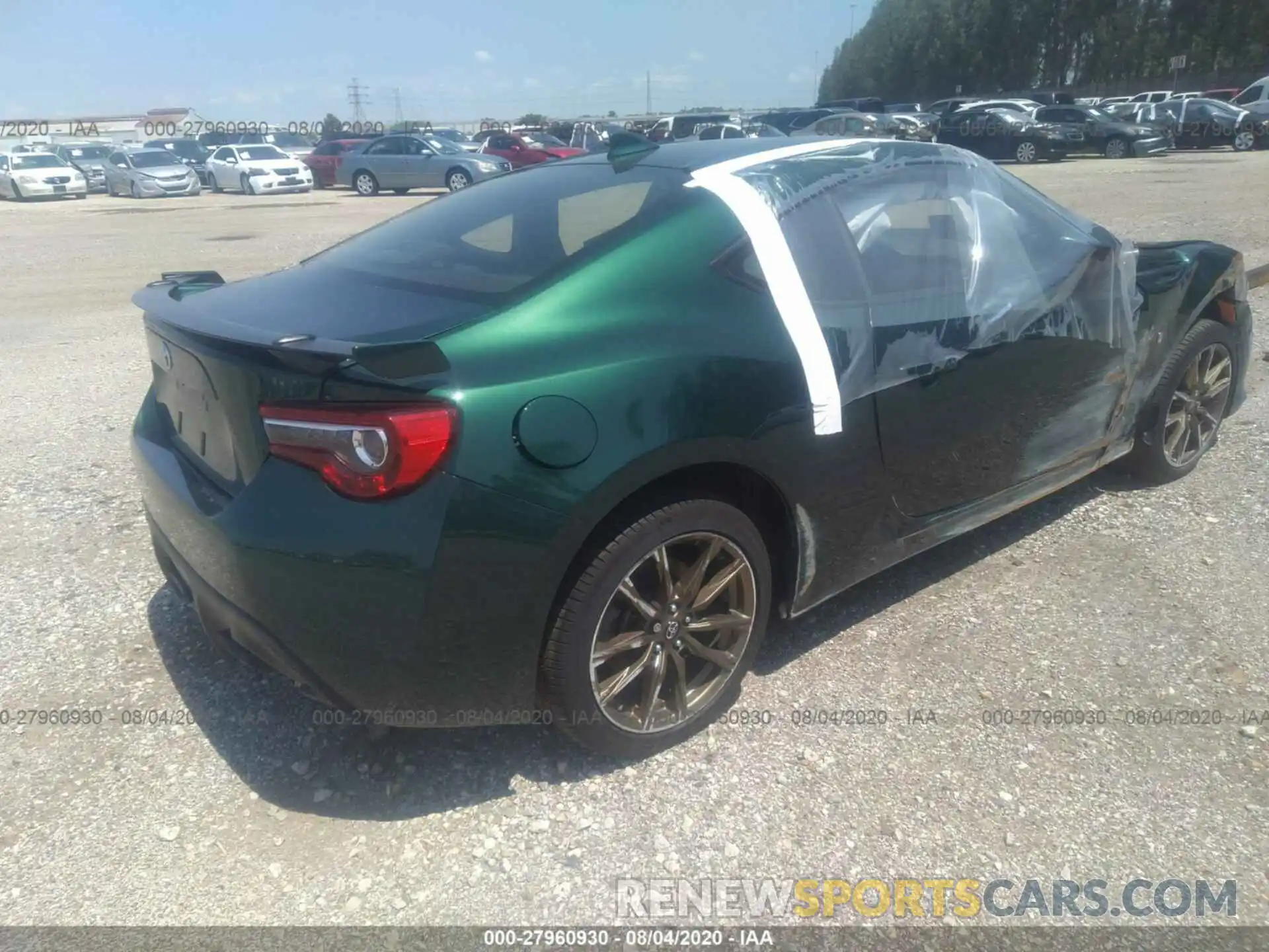 4 Photograph of a damaged car JF1ZNAE17L8751060 TOYOTA 86 2020