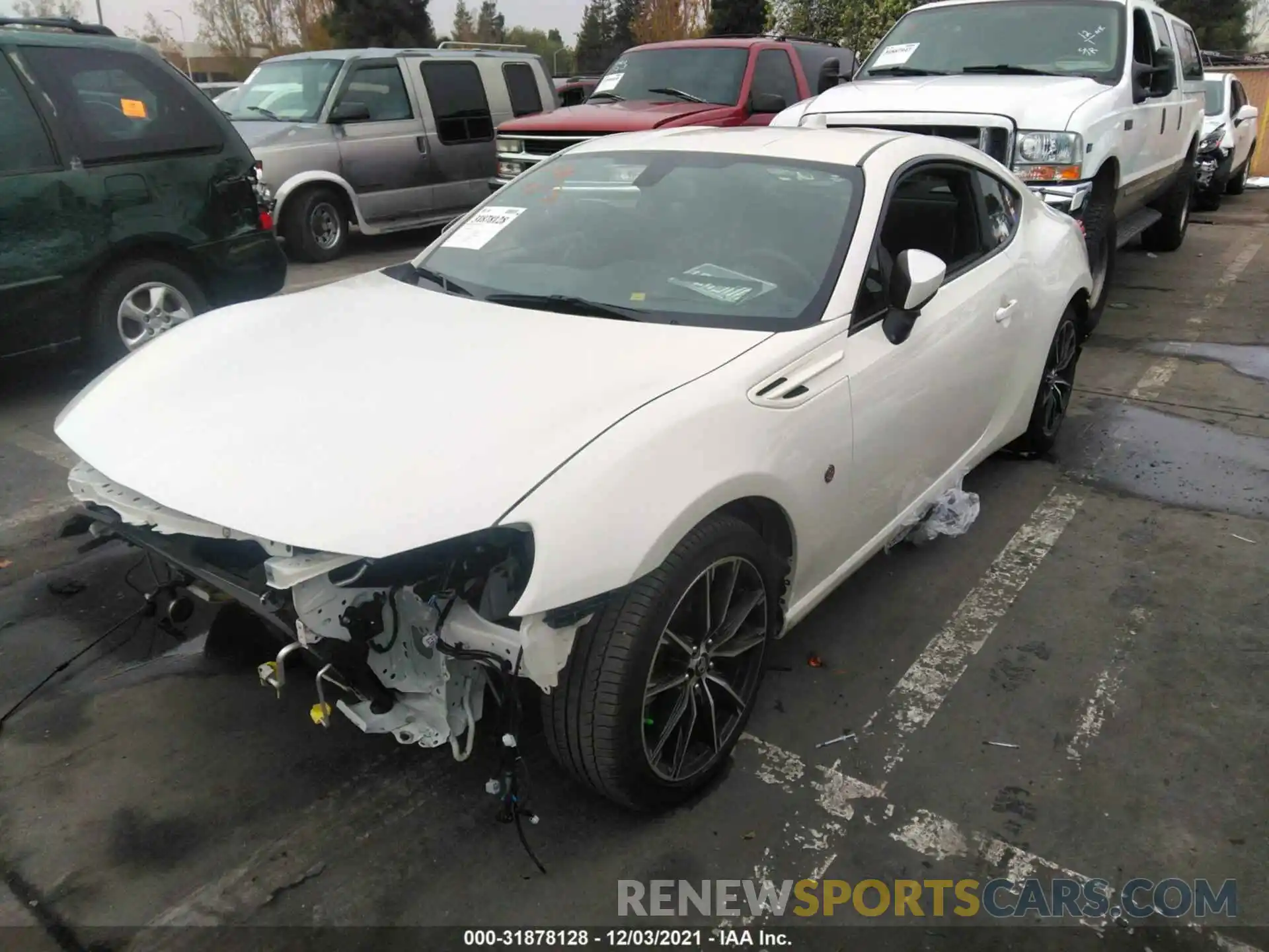 2 Photograph of a damaged car JF1ZNAE18L8753464 TOYOTA 86 2020