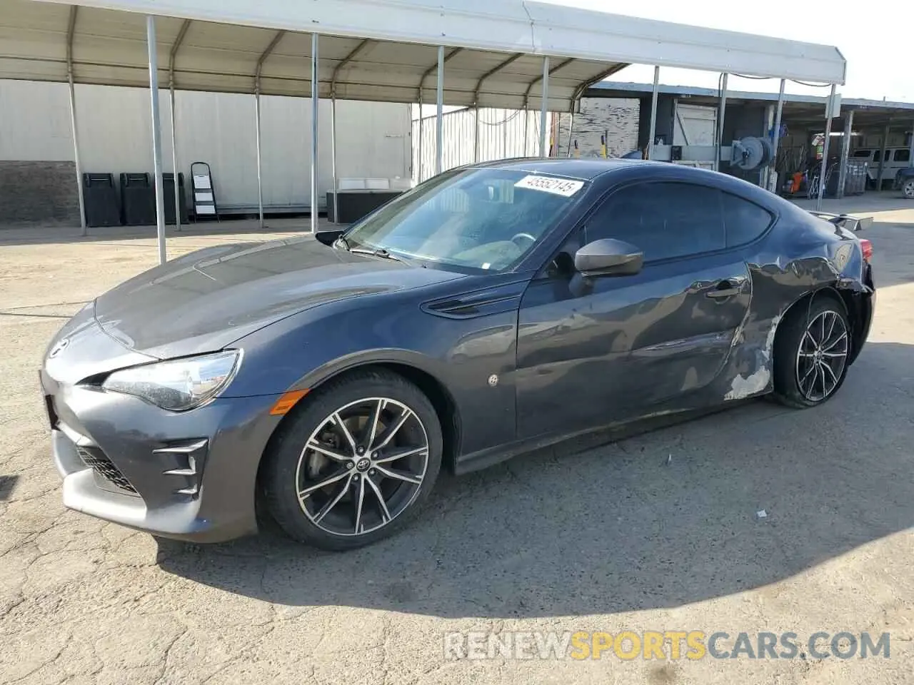 1 Photograph of a damaged car JF1ZNAE19L8752467 TOYOTA 86 2020