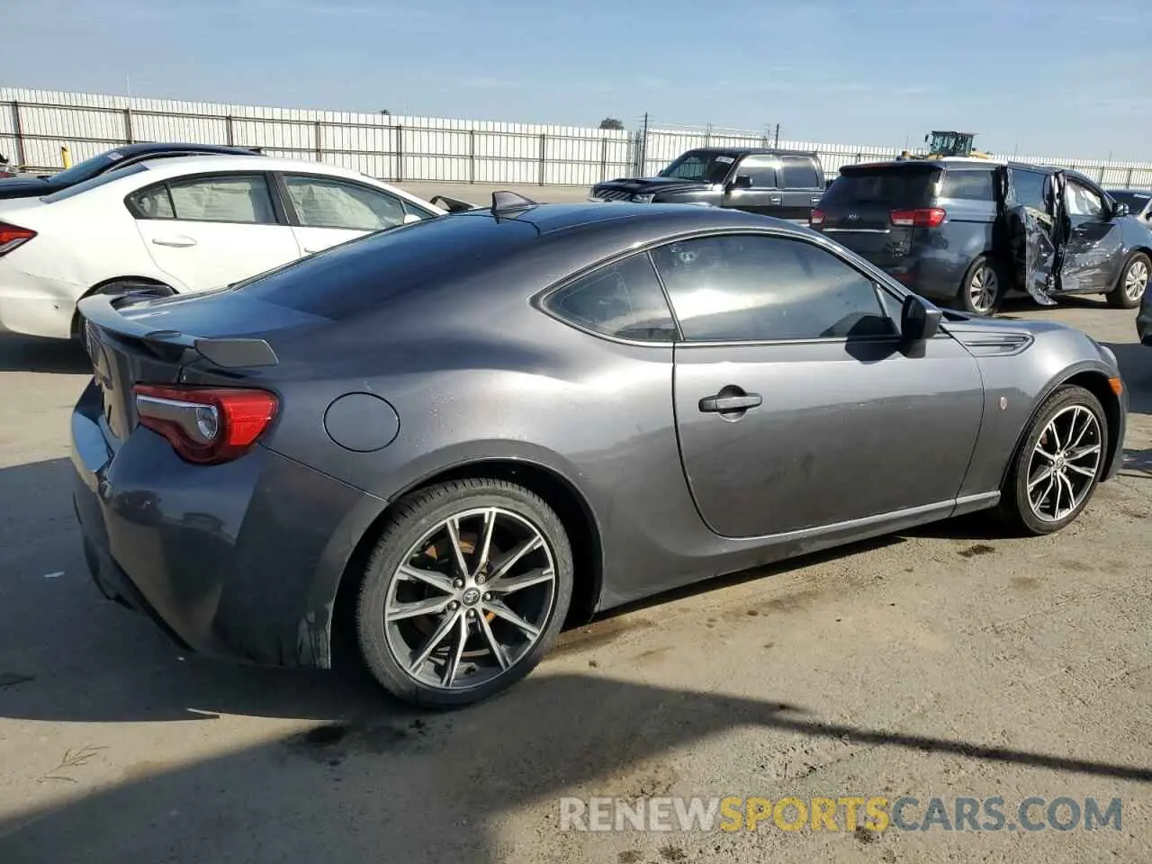 3 Photograph of a damaged car JF1ZNAE19L8752467 TOYOTA 86 2020