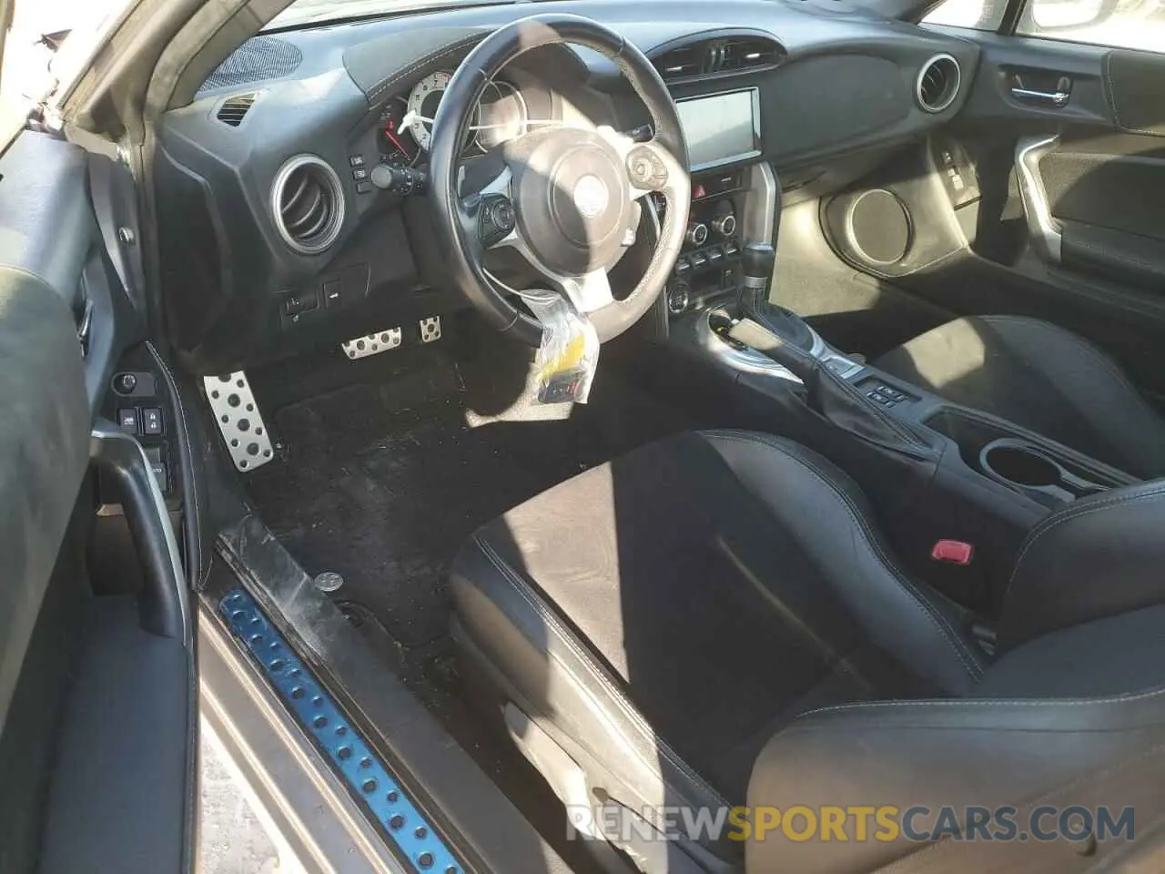 8 Photograph of a damaged car JF1ZNAE19L8753974 TOYOTA 86 2020