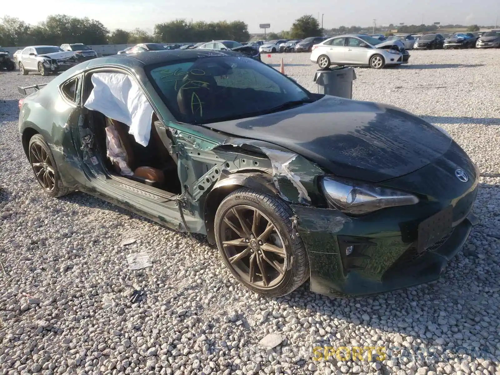 9 Photograph of a damaged car JF1ZNAE1XL9750186 TOYOTA 86 2020