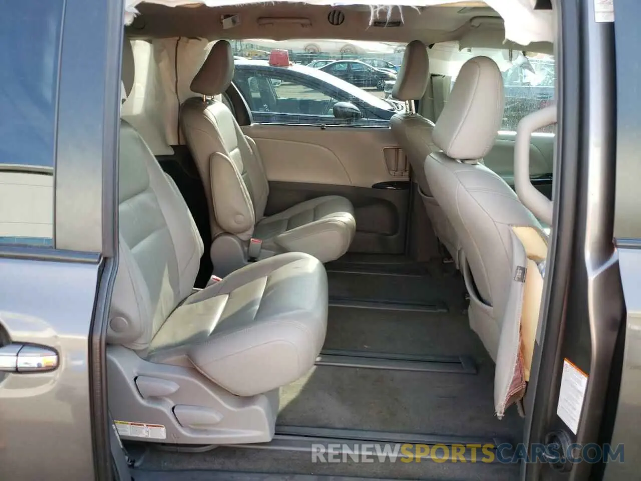 11 Photograph of a damaged car 5TDDZ3DC0KS214063 TOYOTA All Models 2019