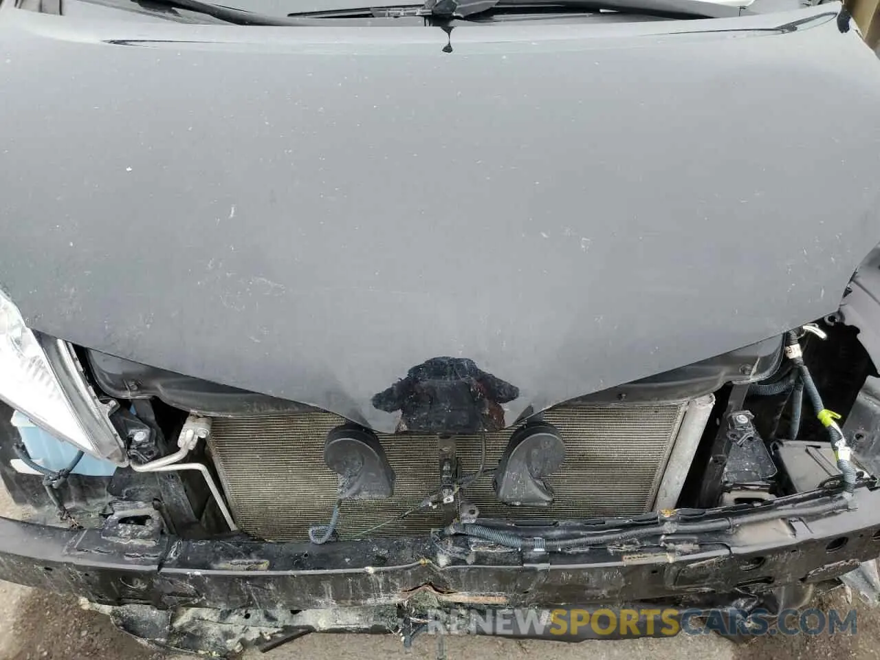 12 Photograph of a damaged car 5TDDZ3DC0KS226360 TOYOTA All Models 2019