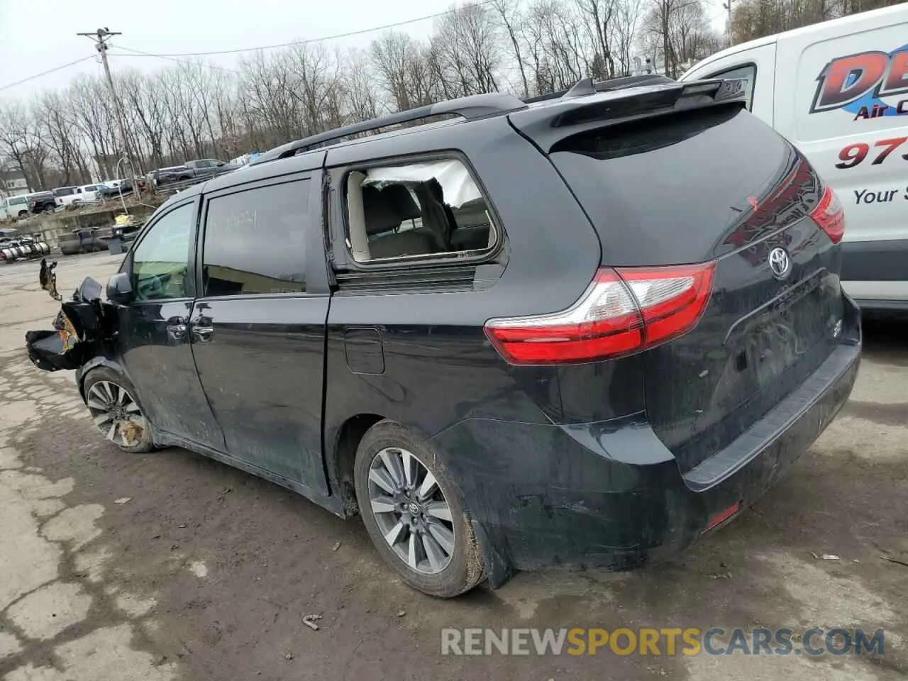 2 Photograph of a damaged car 5TDDZ3DC0KS226360 TOYOTA All Models 2019