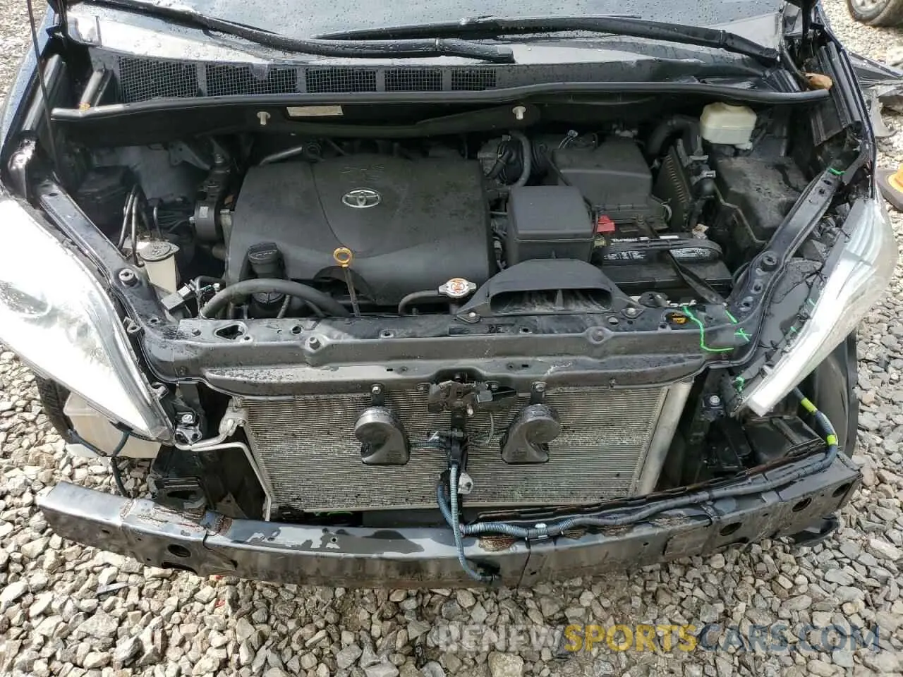 12 Photograph of a damaged car 5TDDZ3DC1KS221250 TOYOTA All Models 2019