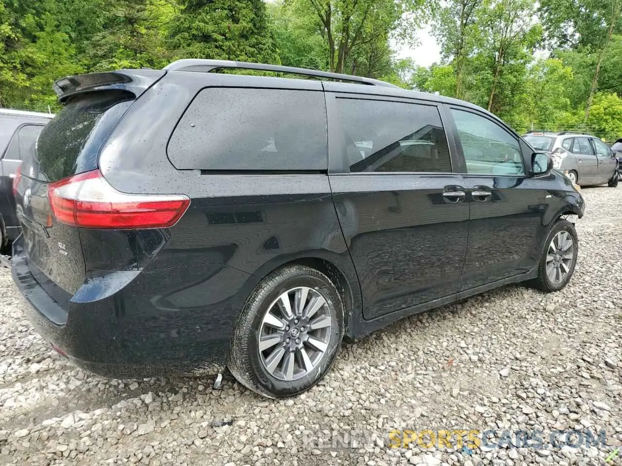 3 Photograph of a damaged car 5TDDZ3DC1KS221250 TOYOTA All Models 2019