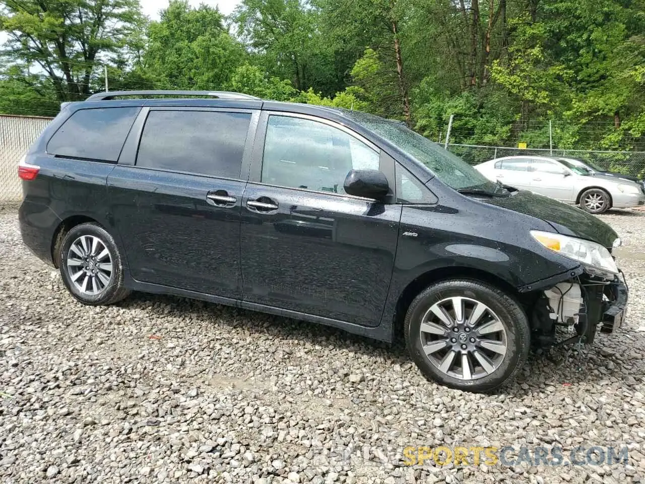 4 Photograph of a damaged car 5TDDZ3DC1KS221250 TOYOTA All Models 2019