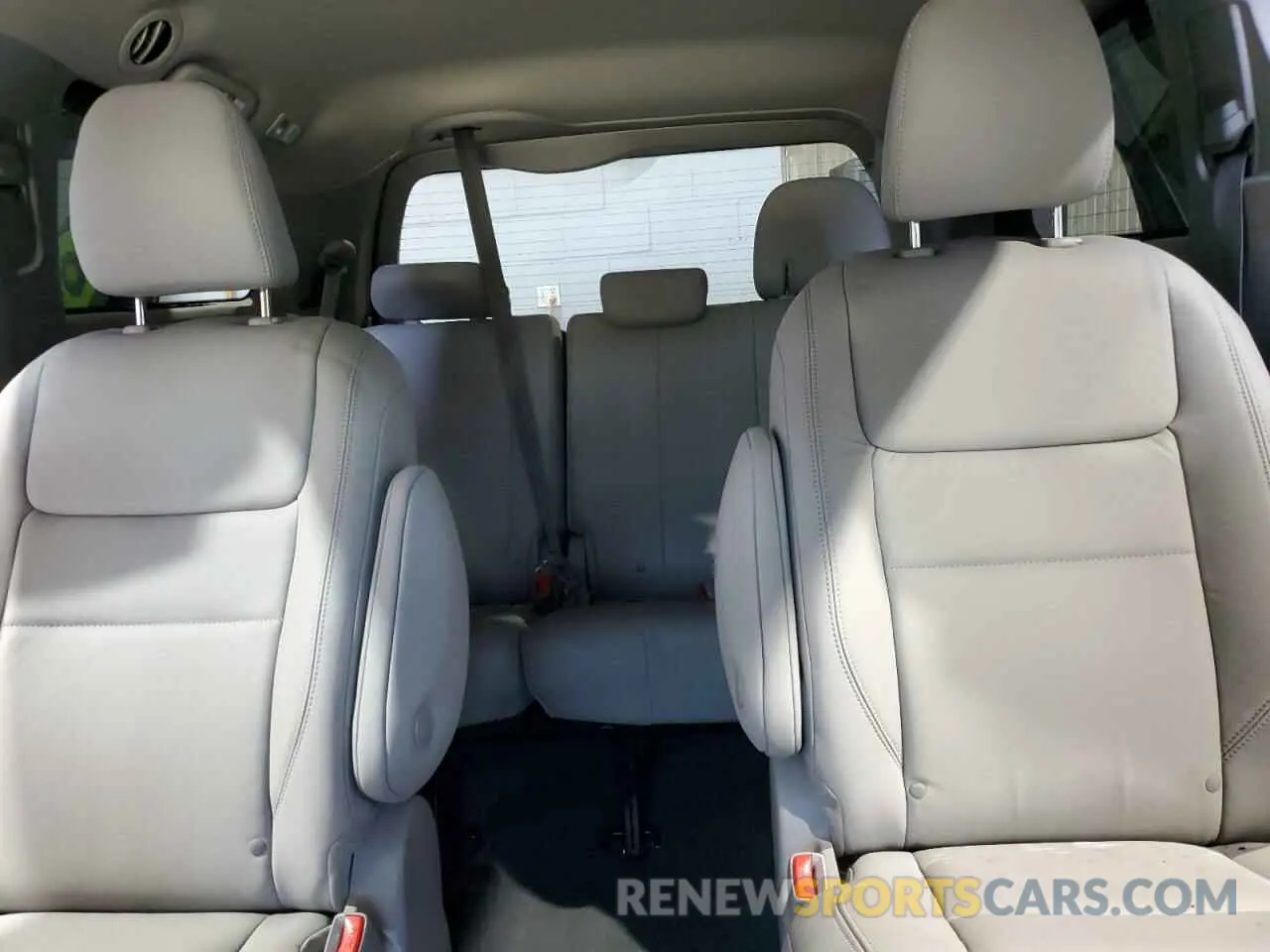 10 Photograph of a damaged car 5TDDZ3DC4KS221470 TOYOTA All Models 2019
