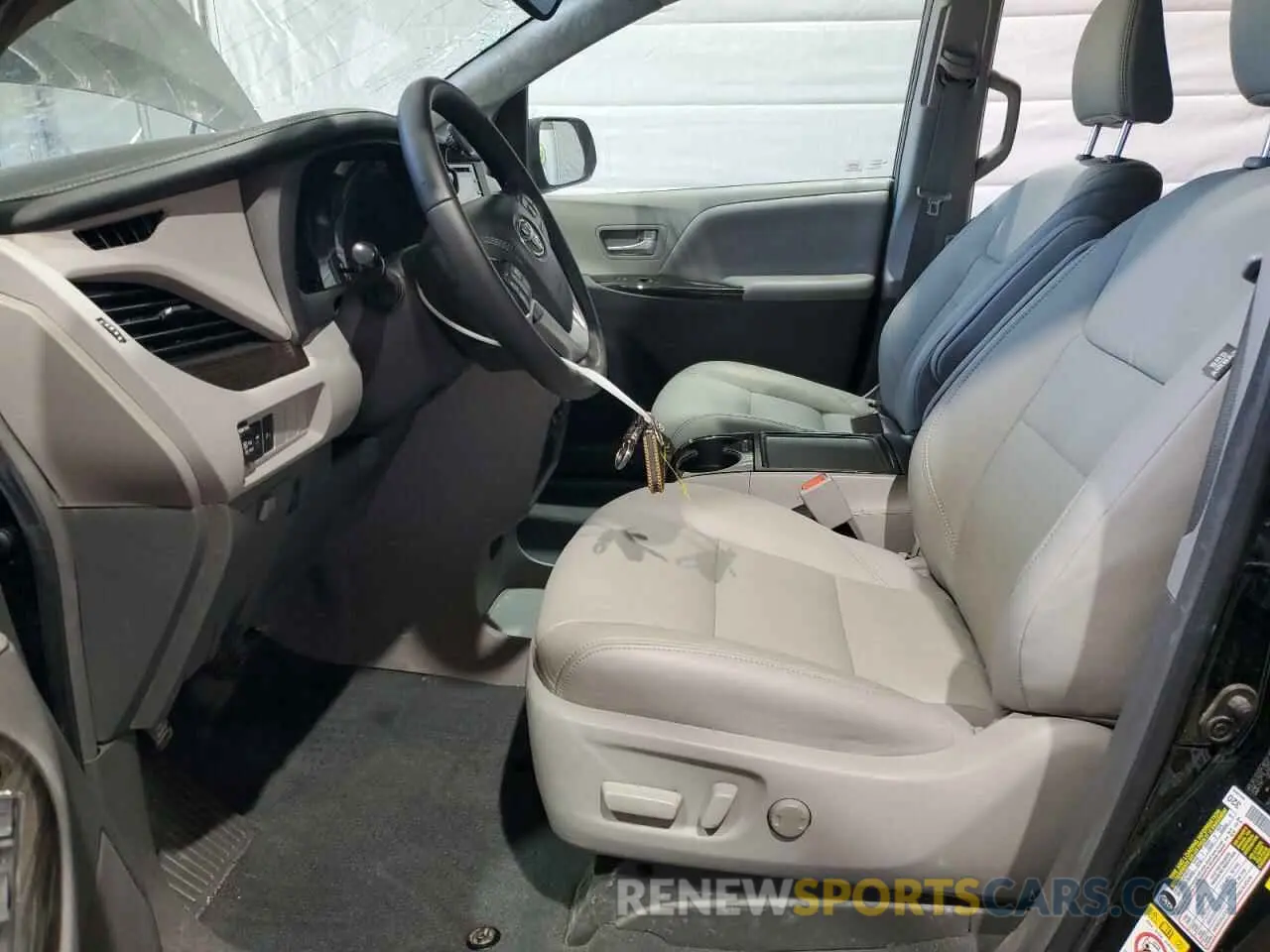 7 Photograph of a damaged car 5TDDZ3DC4KS221470 TOYOTA All Models 2019