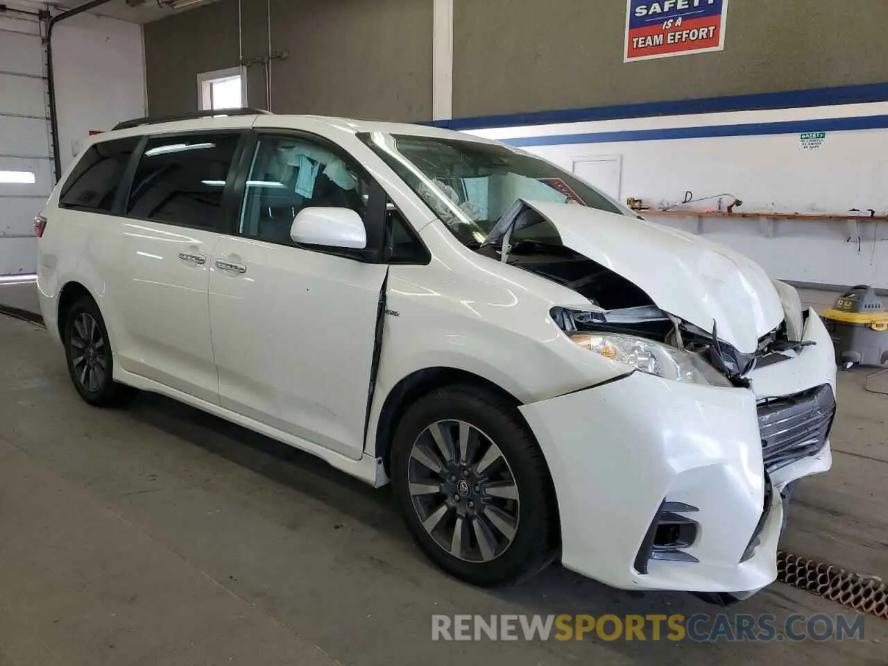 4 Photograph of a damaged car 5TDDZ3DC5KS227259 TOYOTA All Models 2019