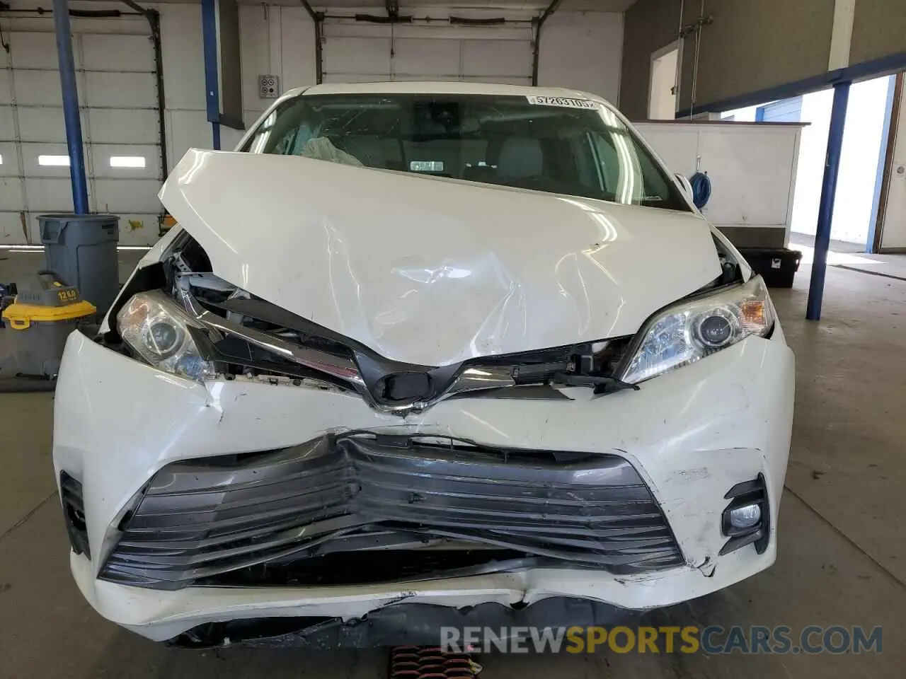 5 Photograph of a damaged car 5TDDZ3DC5KS227259 TOYOTA All Models 2019