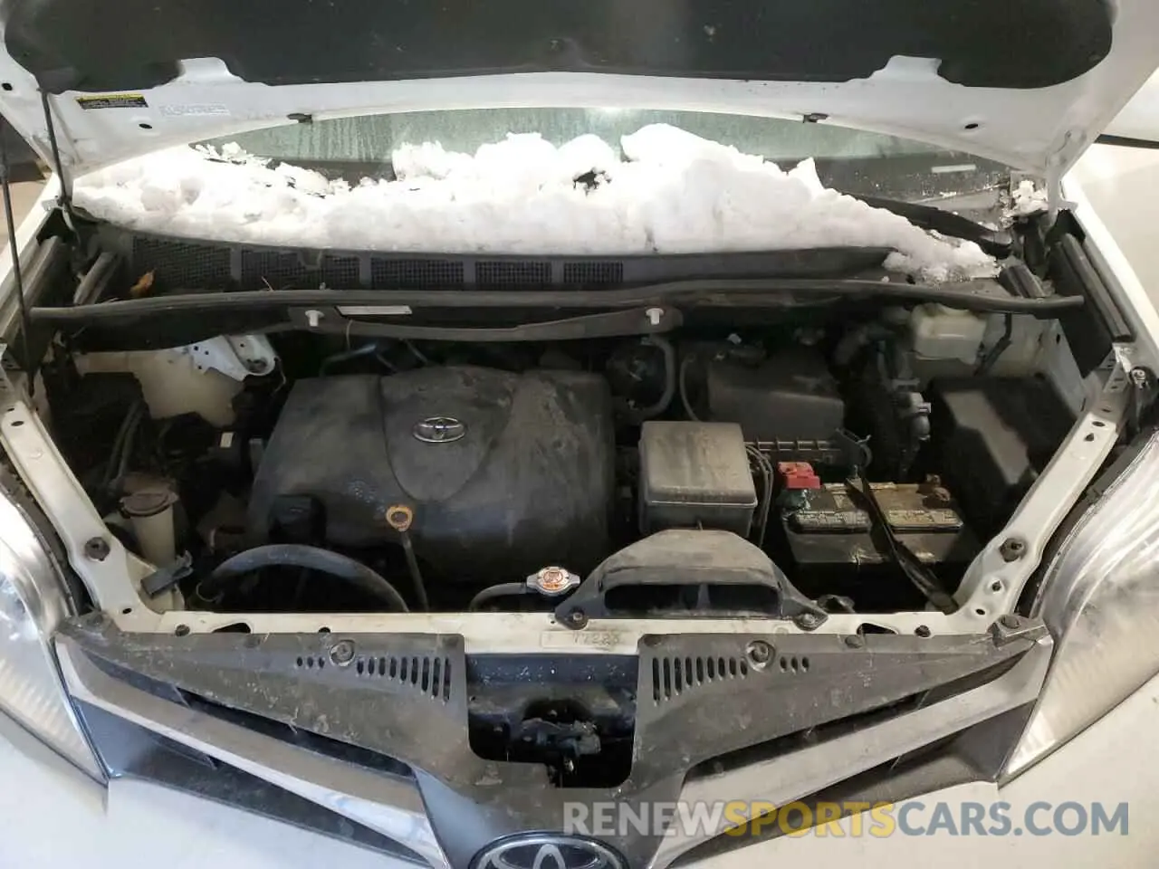 12 Photograph of a damaged car 5TDDZ3DC6KS218912 TOYOTA All Models 2019