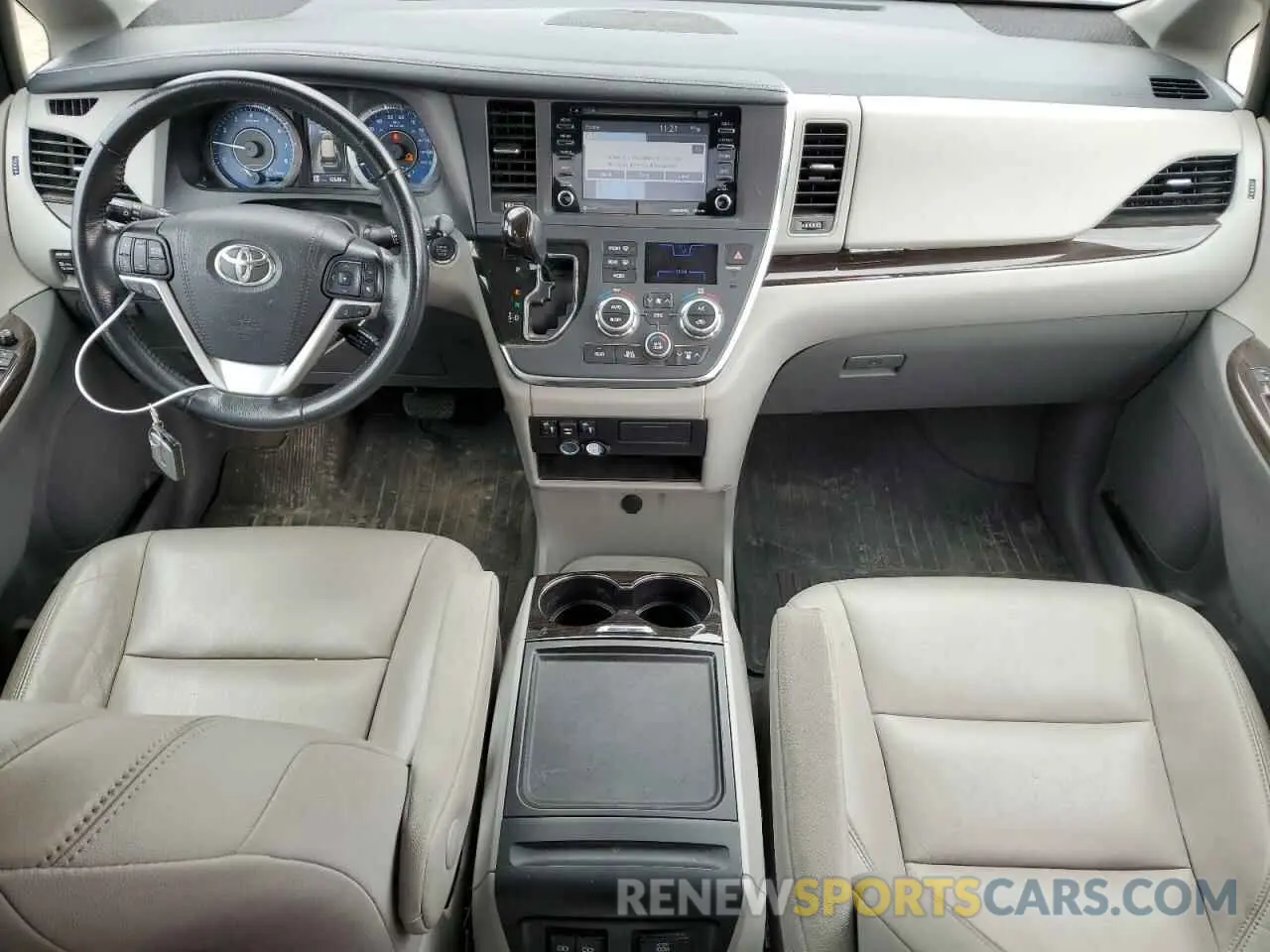 8 Photograph of a damaged car 5TDDZ3DC6KS222958 TOYOTA All Models 2019