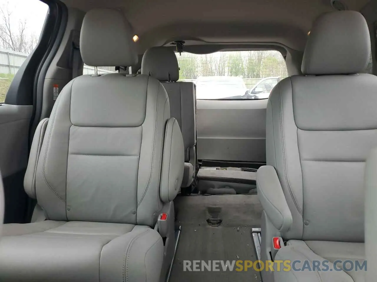 10 Photograph of a damaged car 5TDDZ3DC7KS216084 TOYOTA All Models 2019