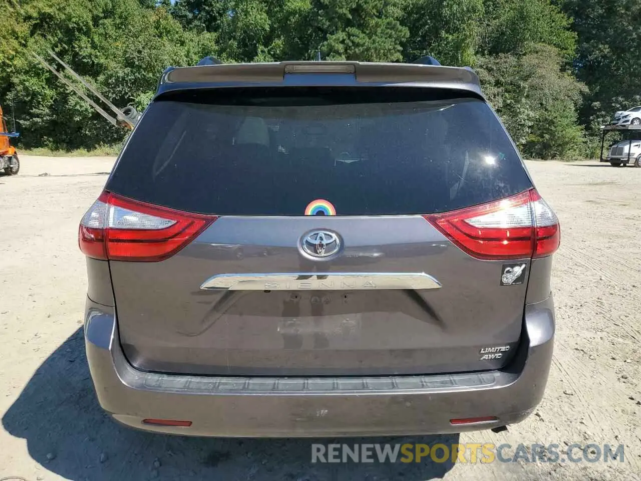 6 Photograph of a damaged car 5TDDZ3DC7KS222628 TOYOTA All Models 2019