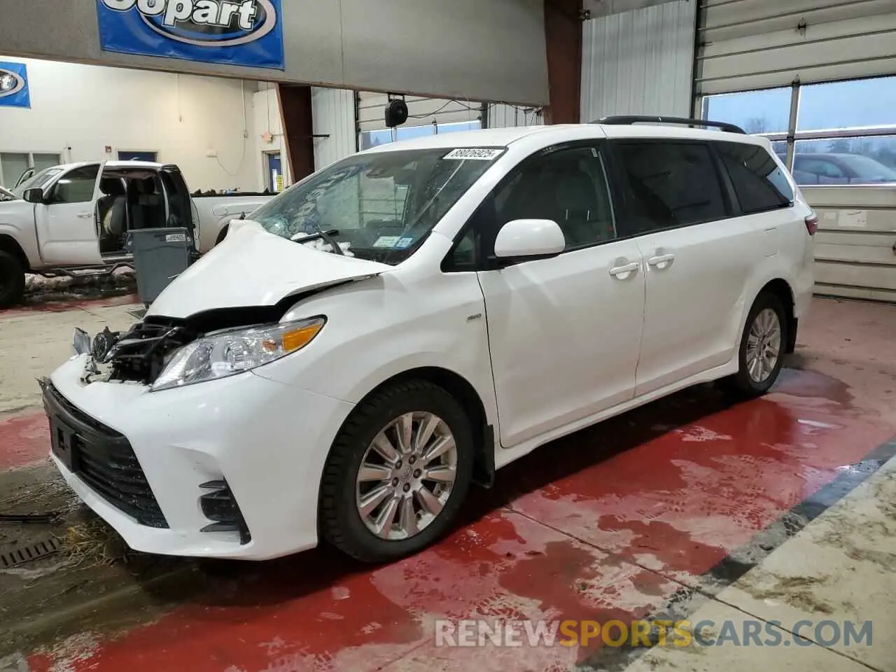 1 Photograph of a damaged car 5TDJZ3DC0KS219184 TOYOTA All Models 2019