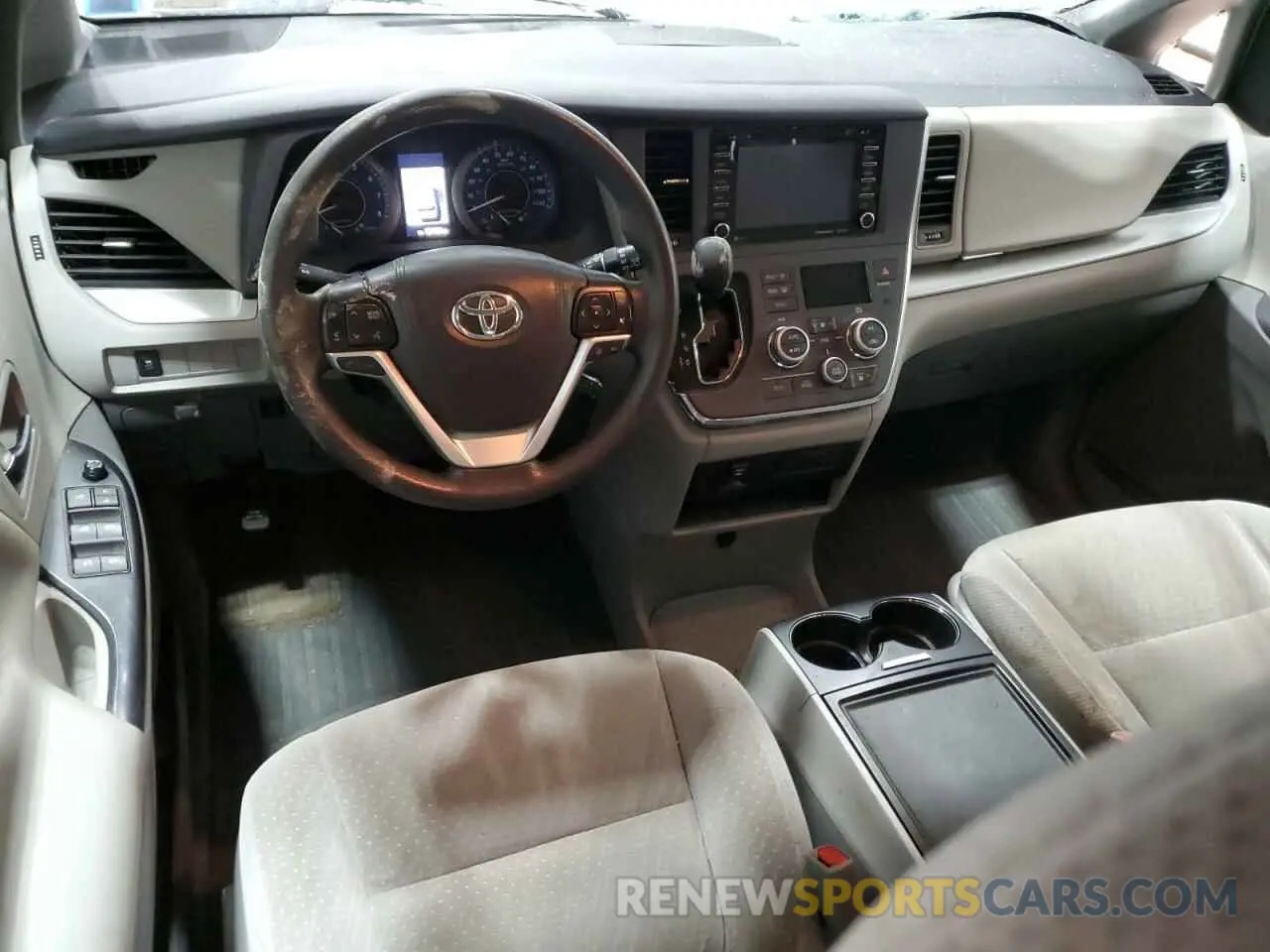 8 Photograph of a damaged car 5TDJZ3DC0KS219184 TOYOTA All Models 2019
