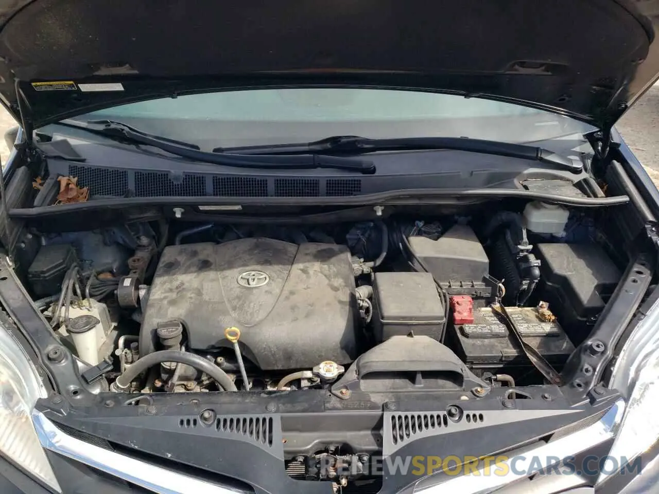 12 Photograph of a damaged car 5TDJZ3DC1KS222837 TOYOTA All Models 2019