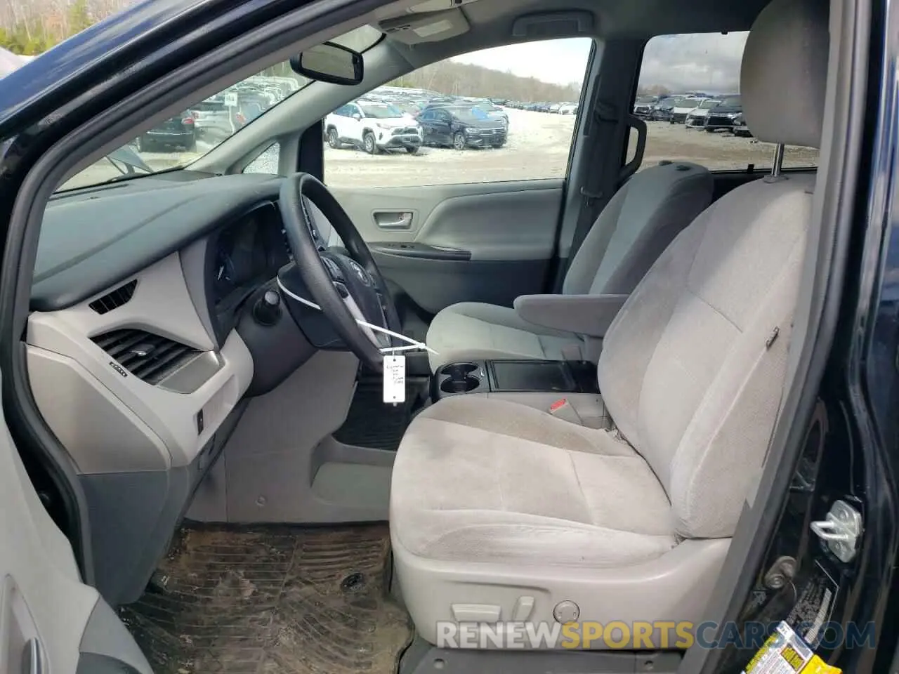 7 Photograph of a damaged car 5TDJZ3DC1KS222837 TOYOTA All Models 2019