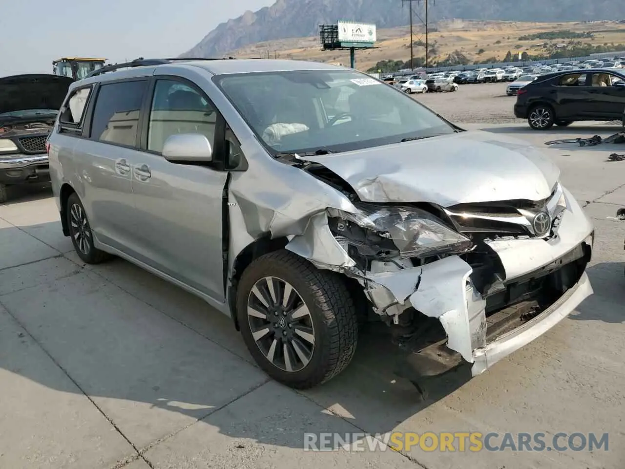 4 Photograph of a damaged car 5TDJZ3DC4KS216224 TOYOTA All Models 2019