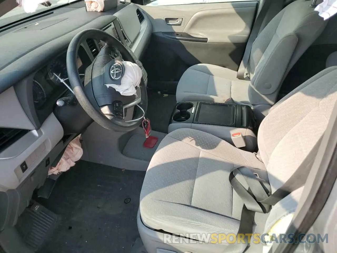 7 Photograph of a damaged car 5TDJZ3DC4KS216224 TOYOTA All Models 2019
