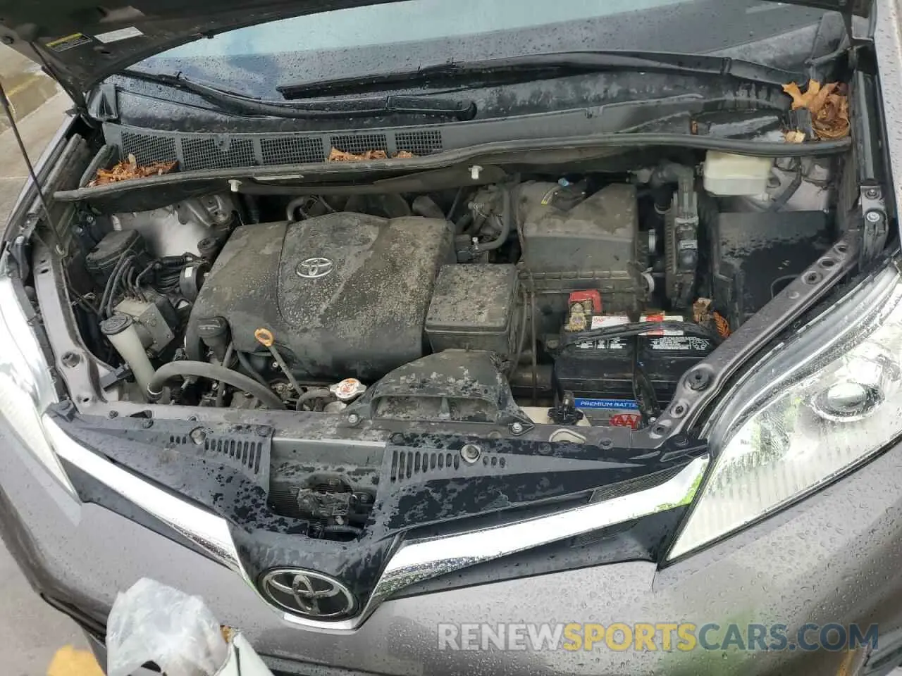 11 Photograph of a damaged car 5TDJZ3DC5KS218483 TOYOTA All Models 2019