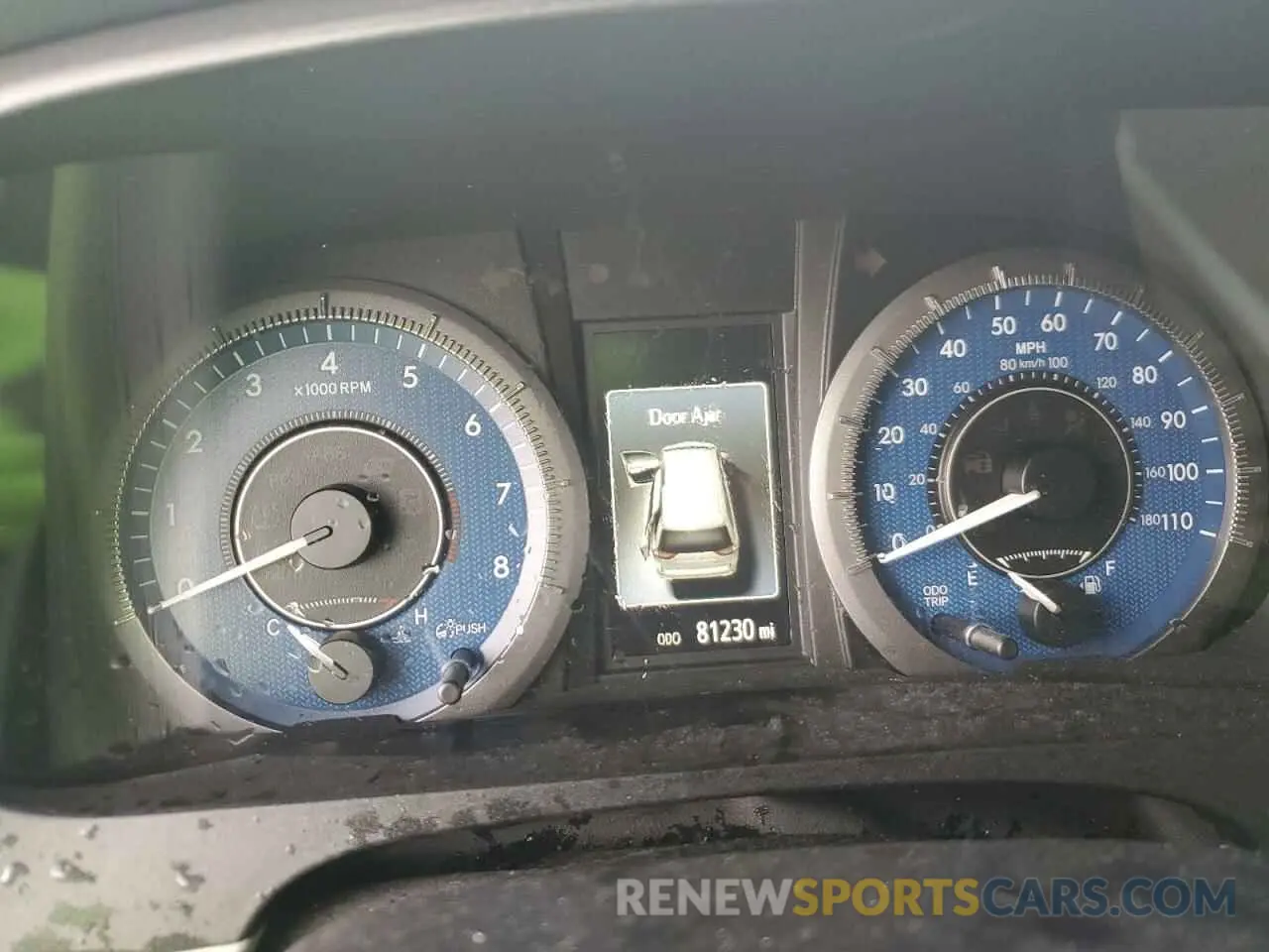 9 Photograph of a damaged car 5TDJZ3DC5KS218483 TOYOTA All Models 2019