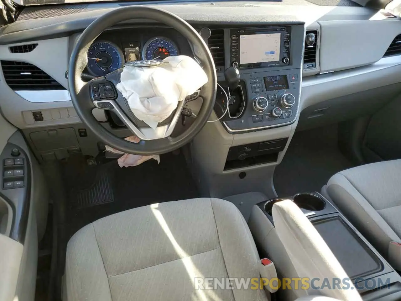8 Photograph of a damaged car 5TDKZ3DC1KS003557 TOYOTA All Models 2019