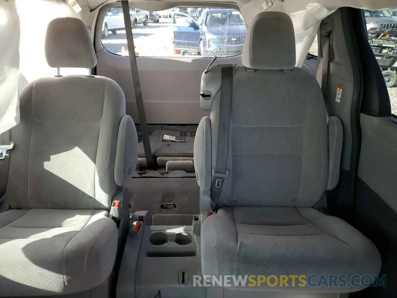 10 Photograph of a damaged car 5TDKZ3DC1KS003901 TOYOTA All Models 2019
