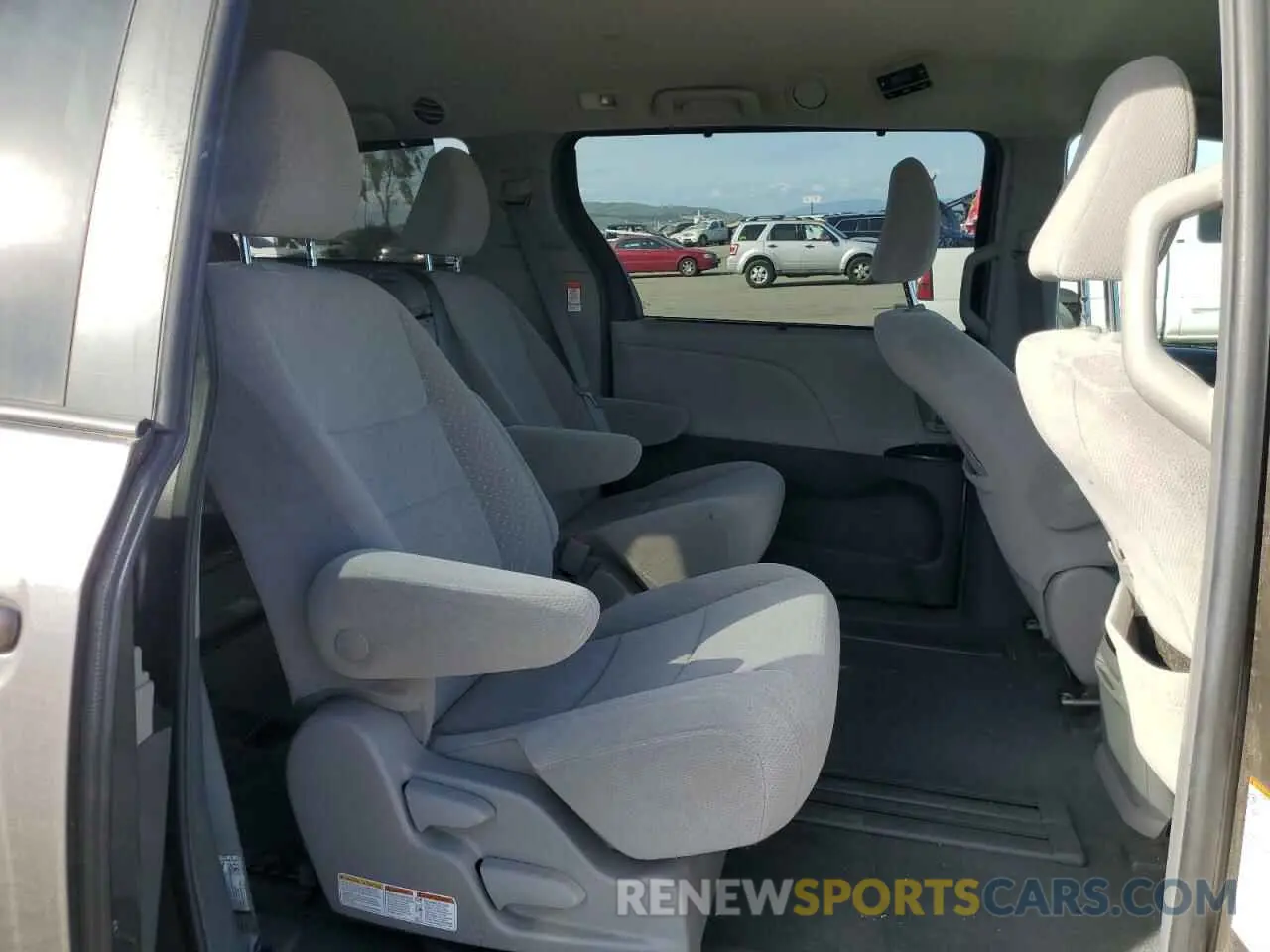 11 Photograph of a damaged car 5TDKZ3DC1KS020293 TOYOTA All Models 2019