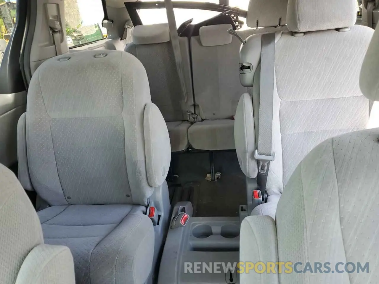 10 Photograph of a damaged car 5TDKZ3DC2KS011179 TOYOTA All Models 2019