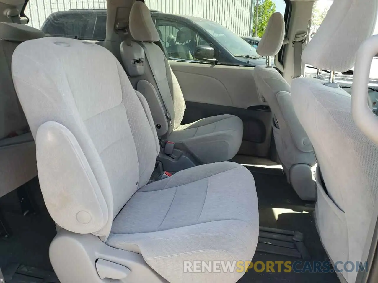 11 Photograph of a damaged car 5TDKZ3DC2KS011179 TOYOTA All Models 2019