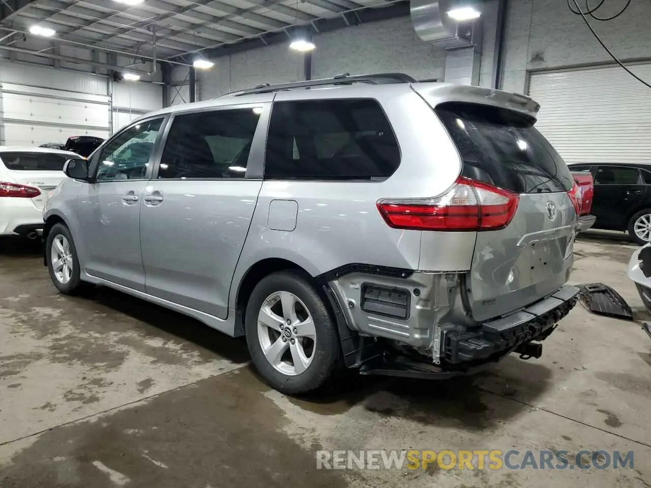 2 Photograph of a damaged car 5TDKZ3DC2KS020187 TOYOTA All Models 2019