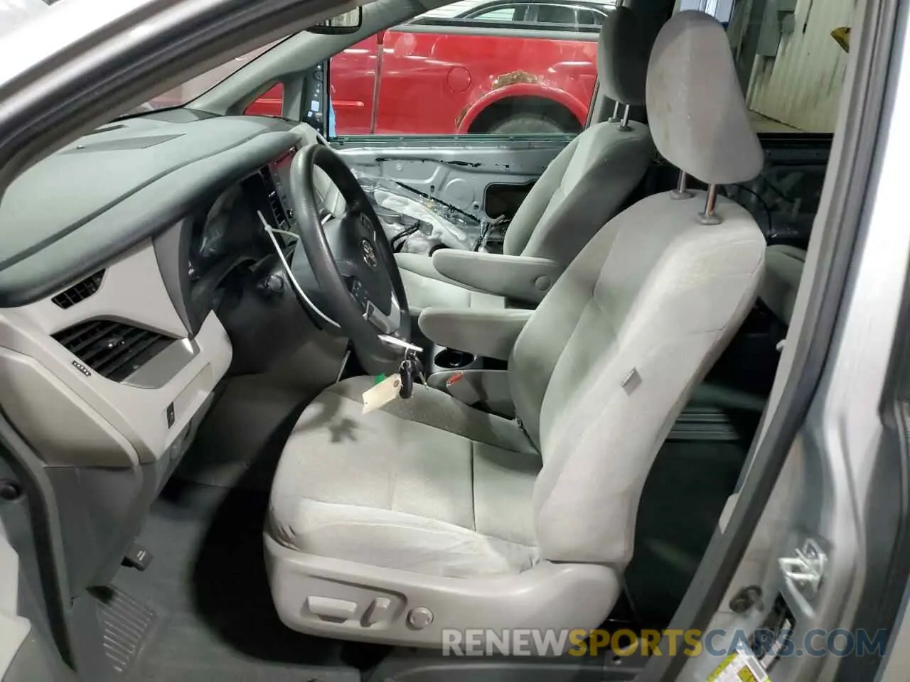 7 Photograph of a damaged car 5TDKZ3DC2KS020187 TOYOTA All Models 2019