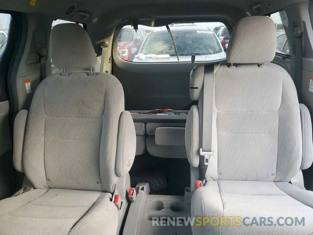 10 Photograph of a damaged car 5TDKZ3DC3KS016312 TOYOTA All Models 2019