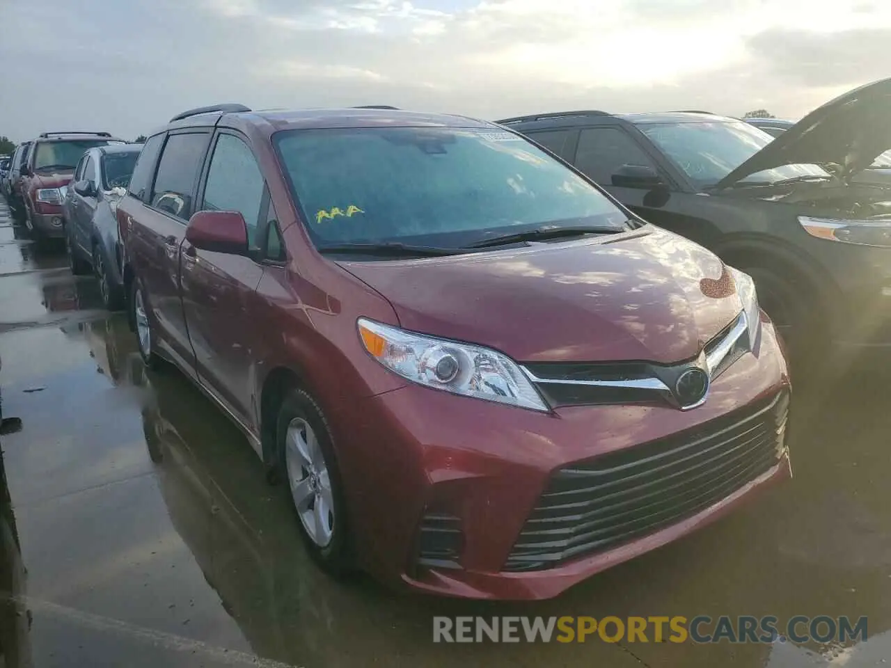 4 Photograph of a damaged car 5TDKZ3DC3KS016312 TOYOTA All Models 2019