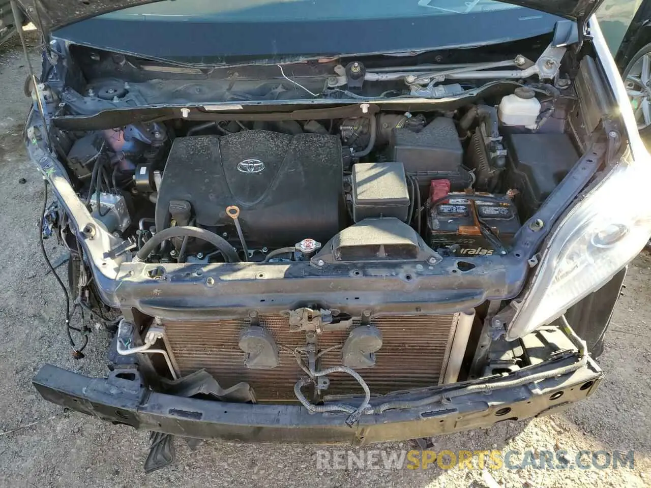 11 Photograph of a damaged car 5TDKZ3DC3KS983311 TOYOTA All Models 2019