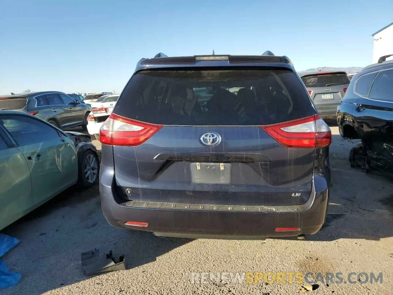 6 Photograph of a damaged car 5TDKZ3DC3KS983311 TOYOTA All Models 2019