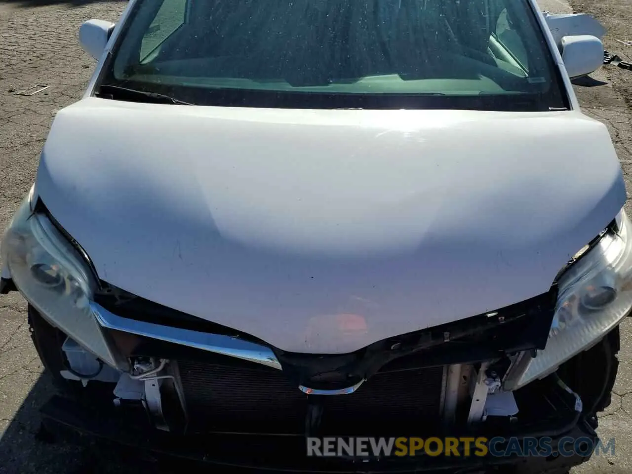 12 Photograph of a damaged car 5TDKZ3DC4KS004072 TOYOTA All Models 2019