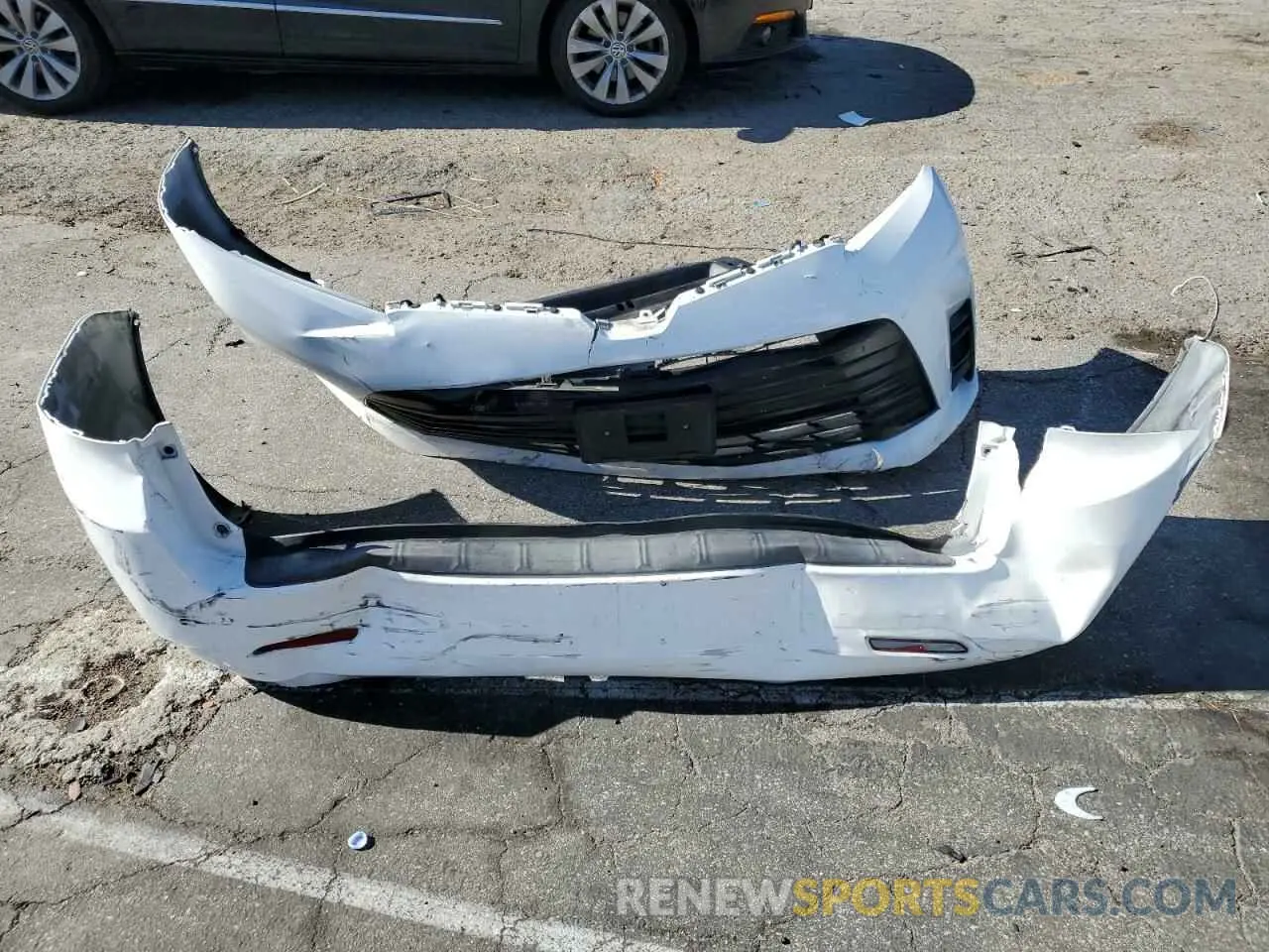13 Photograph of a damaged car 5TDKZ3DC4KS004072 TOYOTA All Models 2019
