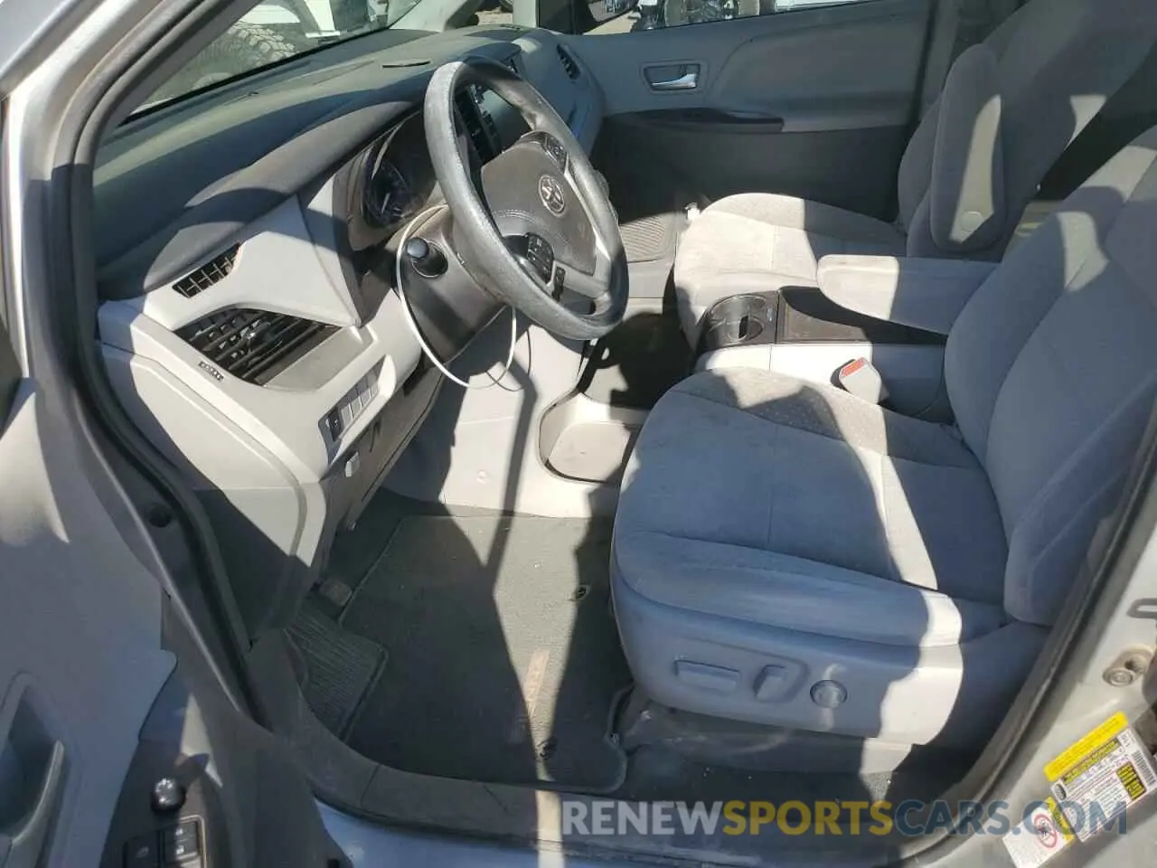 7 Photograph of a damaged car 5TDKZ3DC4KS006579 TOYOTA All Models 2019