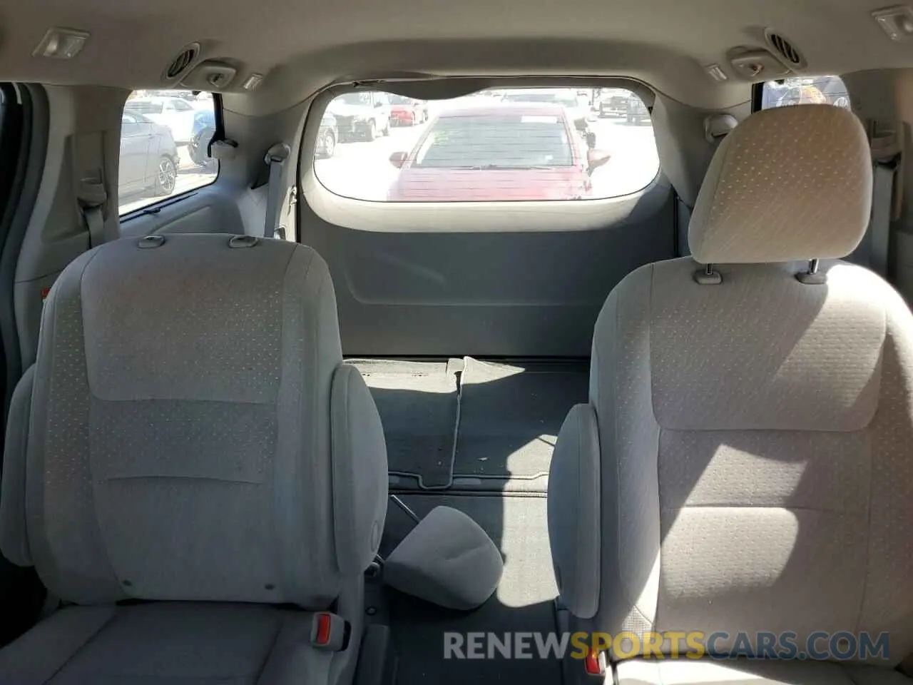 10 Photograph of a damaged car 5TDKZ3DC4KS993734 TOYOTA All Models 2019