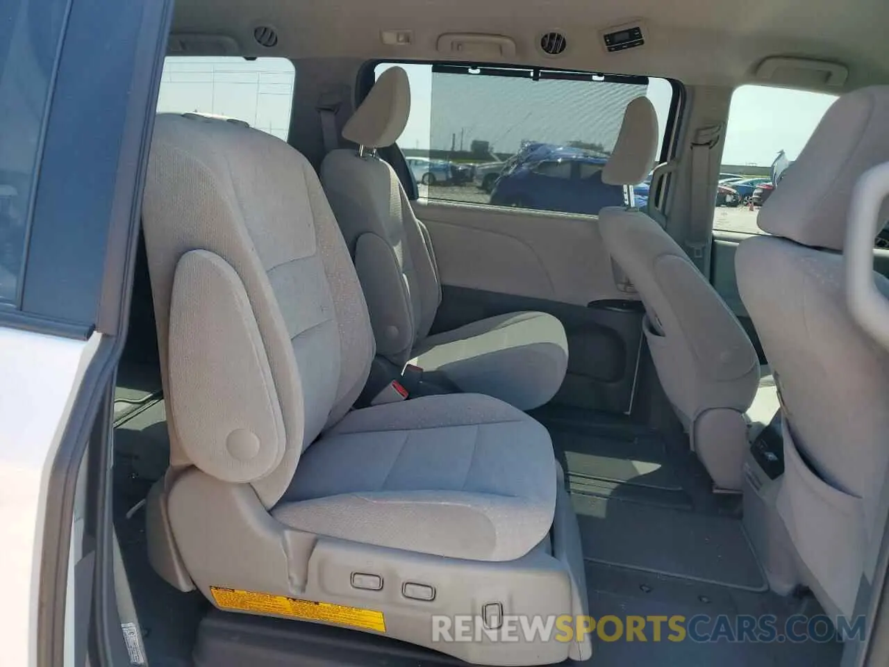 12 Photograph of a damaged car 5TDKZ3DC4KS993734 TOYOTA All Models 2019