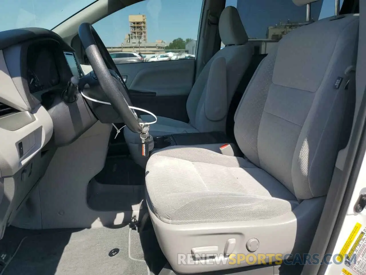 7 Photograph of a damaged car 5TDKZ3DC4KS993734 TOYOTA All Models 2019