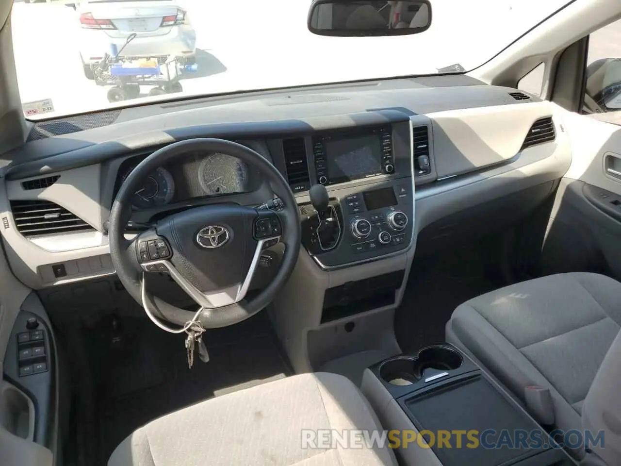 8 Photograph of a damaged car 5TDKZ3DC4KS993734 TOYOTA All Models 2019