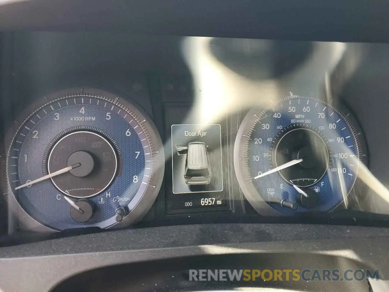 9 Photograph of a damaged car 5TDKZ3DC4KS993734 TOYOTA All Models 2019