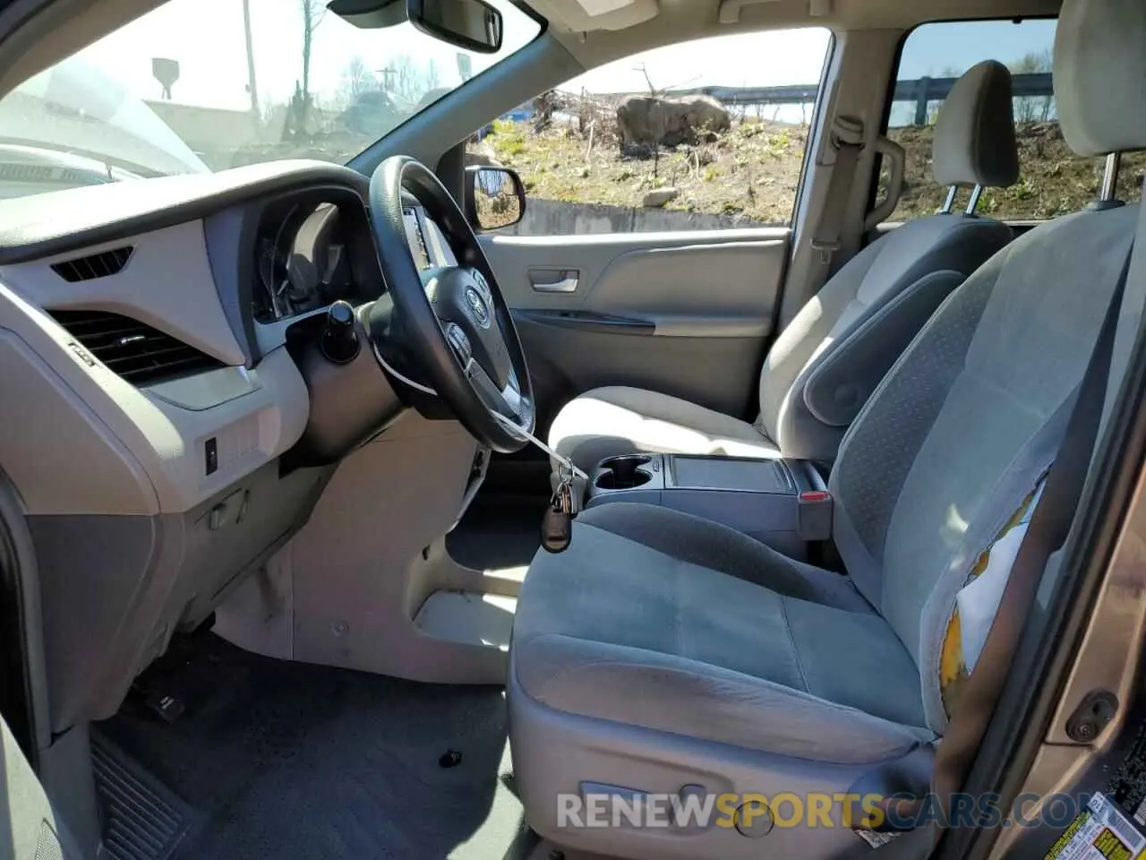 7 Photograph of a damaged car 5TDKZ3DC5KS008521 TOYOTA All Models 2019