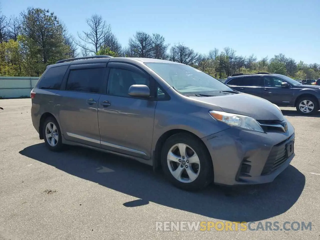 4 Photograph of a damaged car 5TDKZ3DC7KS968584 TOYOTA All Models 2019