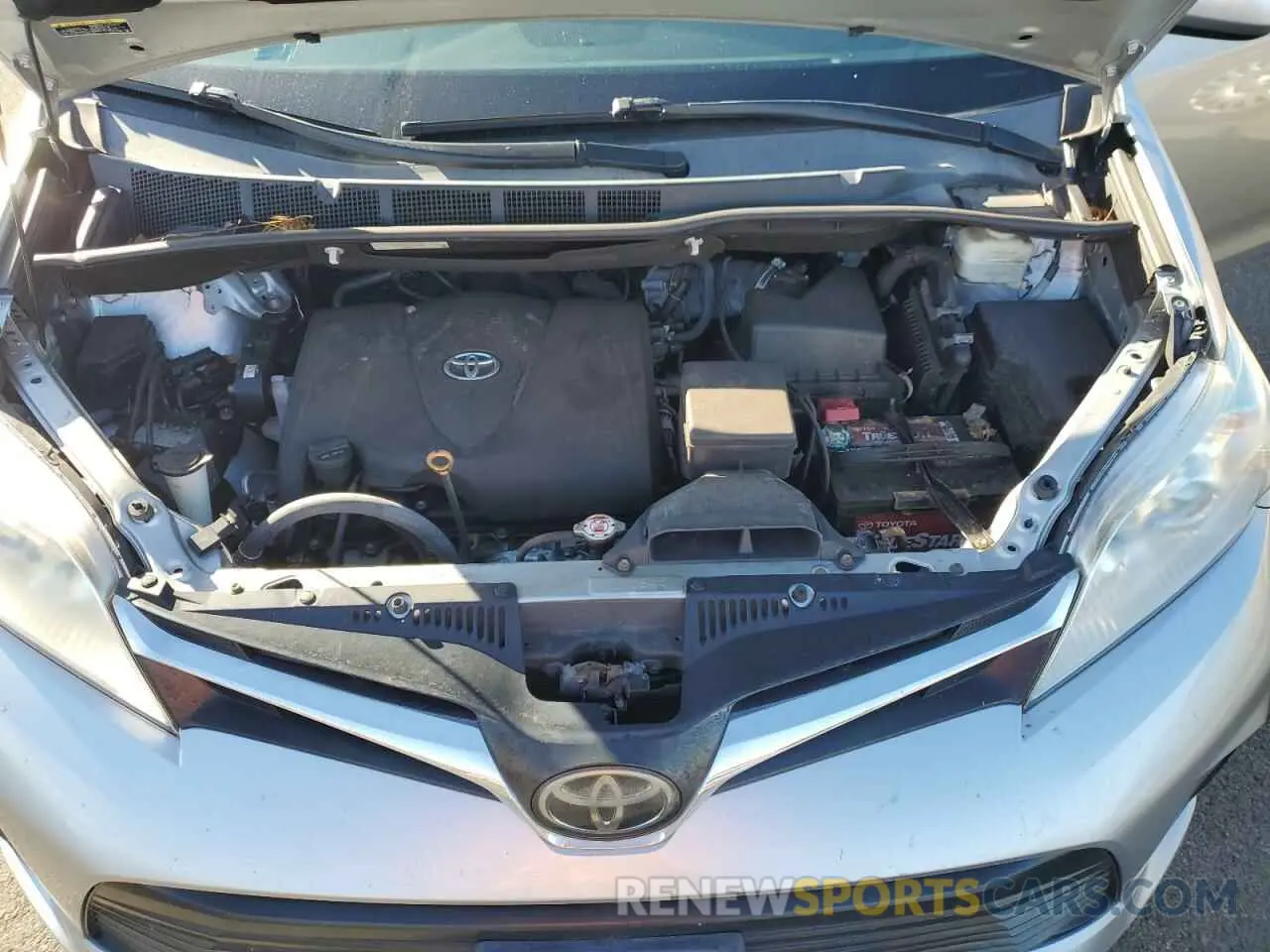 12 Photograph of a damaged car 5TDKZ3DC8KS983174 TOYOTA All Models 2019